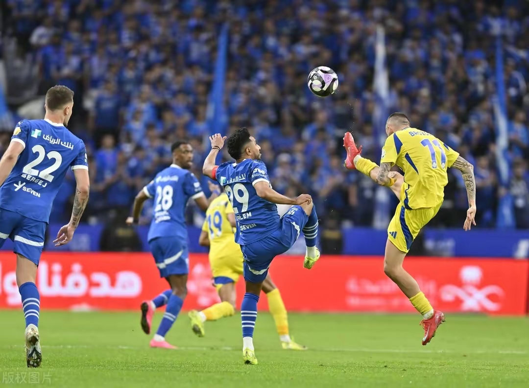 马德里竞技险胜巴萨，戈麦斯带队取胜