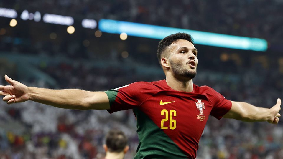 葡萄牙队完胜英格兰队，王皓扛起全队