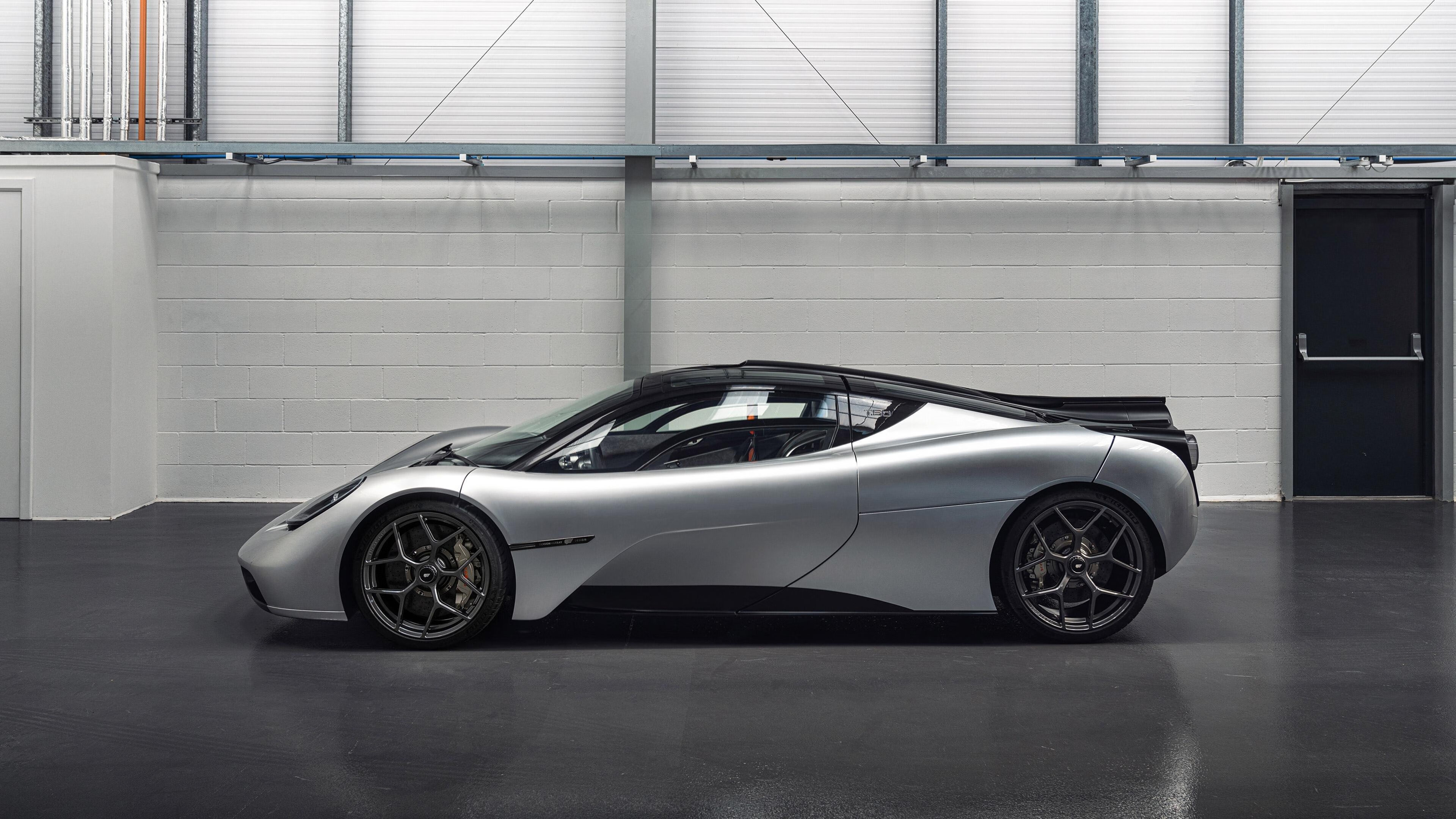 欧冠决赛焦点战，伊拉克与罗马的绿茵血拼—跨越千年的史诗对决