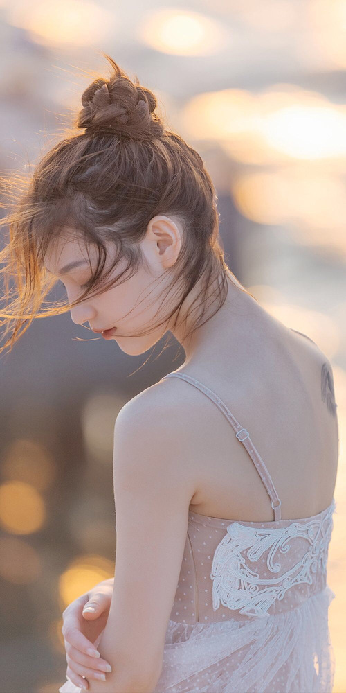 逆袭之光，里昂淘汰赛惊魂过关，莱奥一球双雕刷新尘封纪录